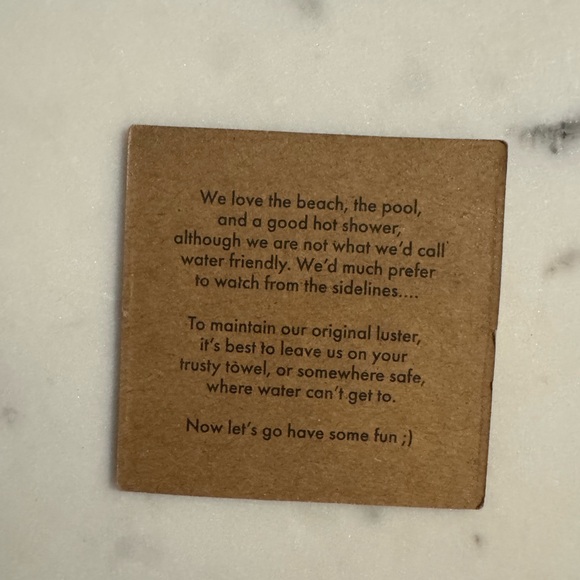 Brand New Roxanne Assoulin Puffy Heart Necklace in Gold - Picture 4 of 6